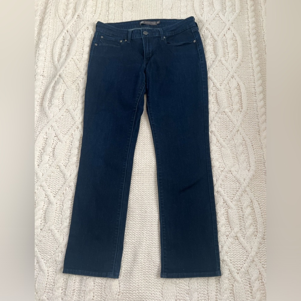 Levi’s Modern Fit Straight jeans size 30, dark wash, very comfortable